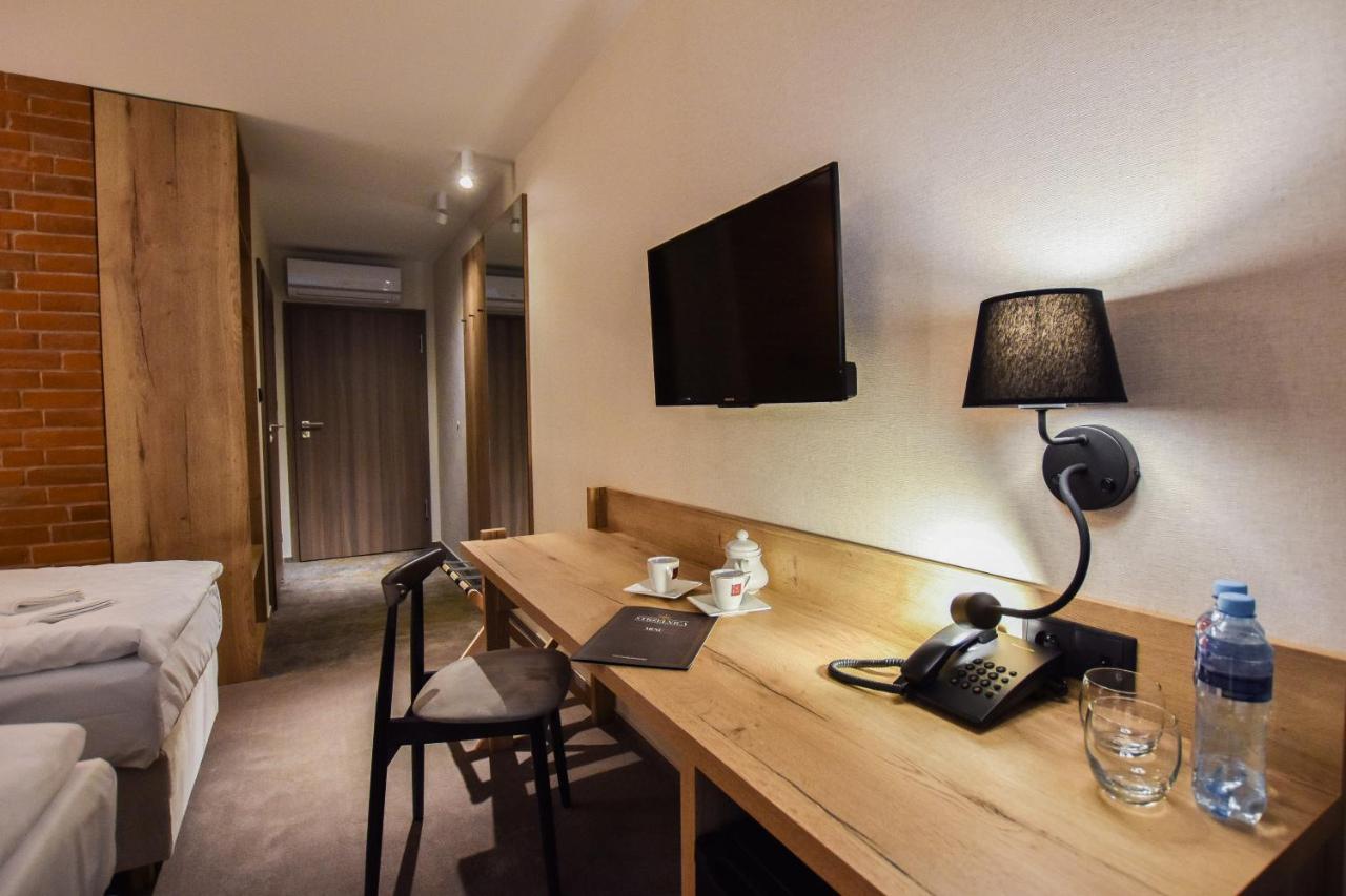 Strzelnica Hotel I Restauracja Starogard Gdański Exteriör bild