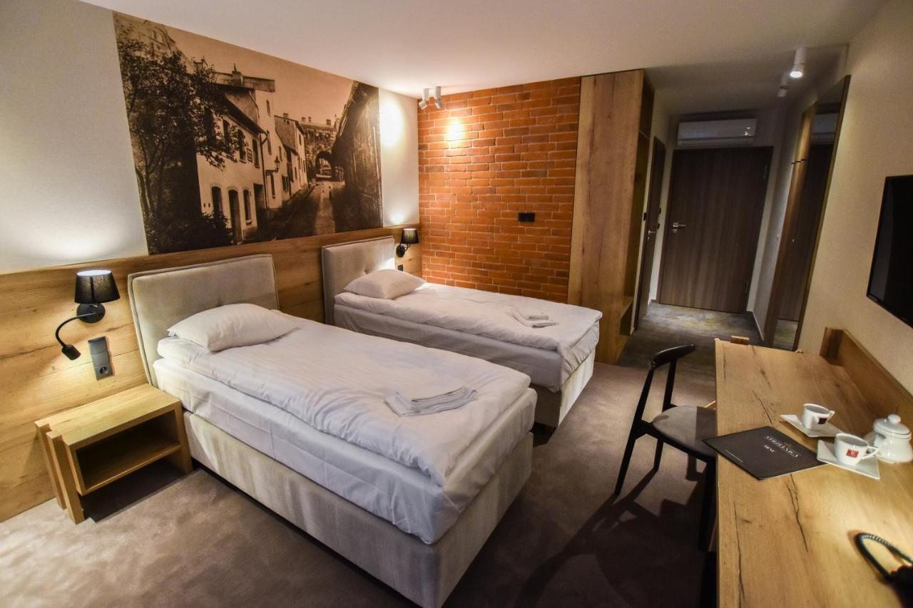 Strzelnica Hotel I Restauracja Starogard Gdański Exteriör bild