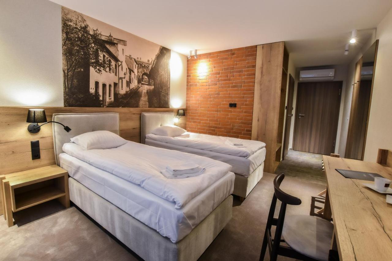 Strzelnica Hotel I Restauracja Starogard Gdański Exteriör bild
