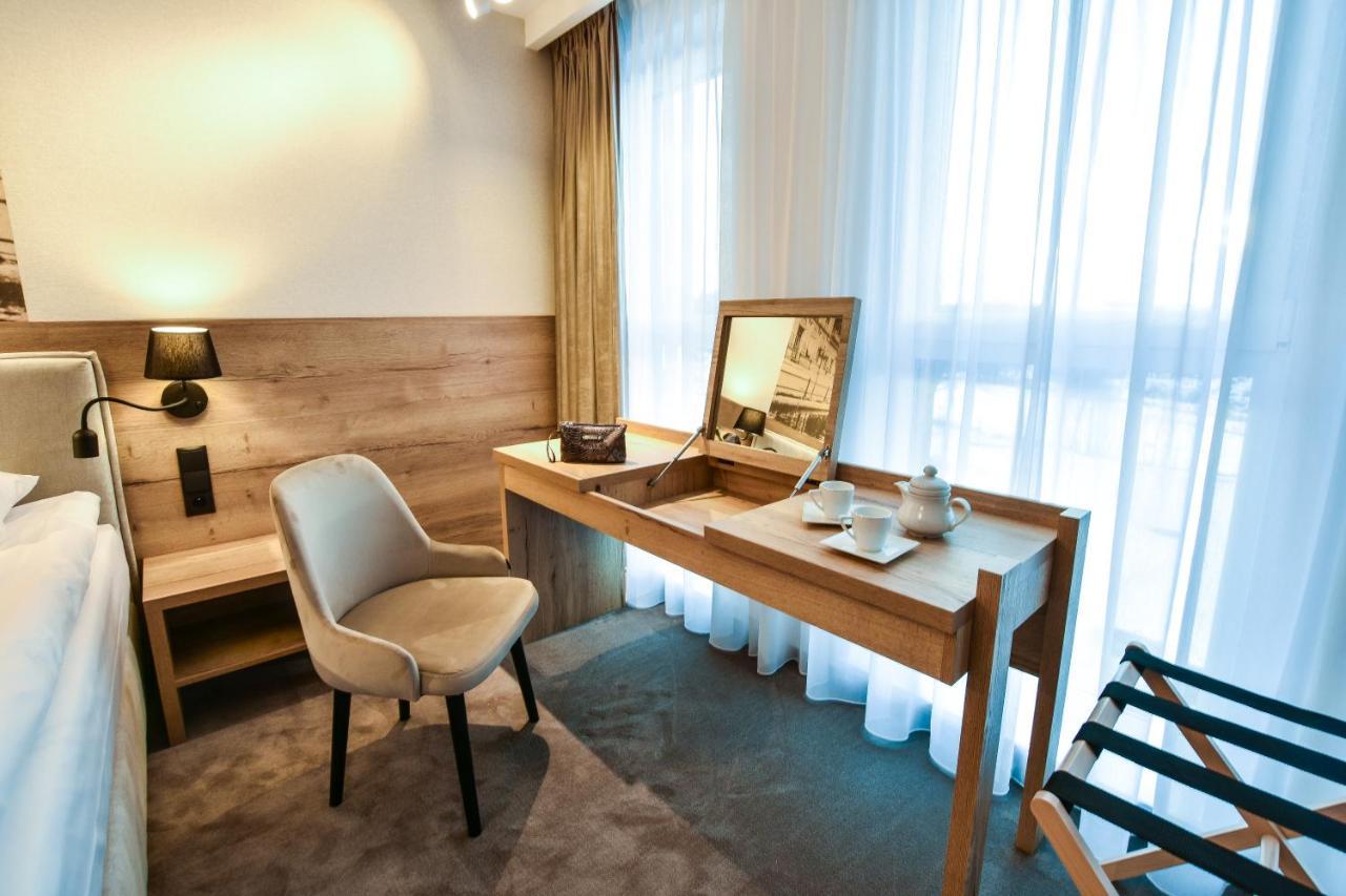 Strzelnica Hotel I Restauracja Starogard Gdański Exteriör bild